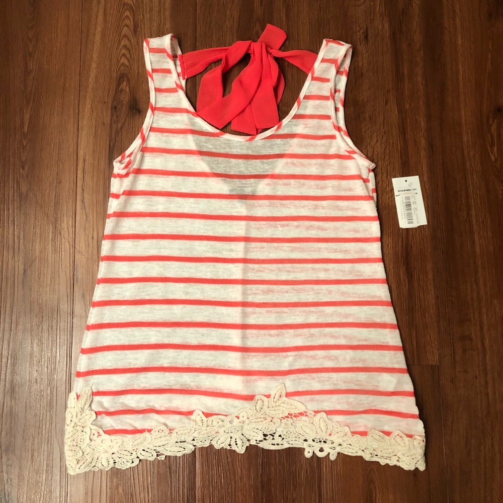 Tie in the back crochet accent top size medium